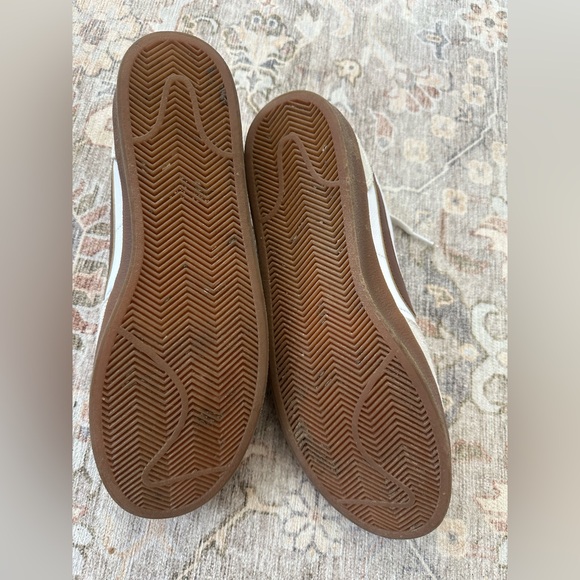 Nike Men's White and Tan Sneakers - Picture 3 of 3